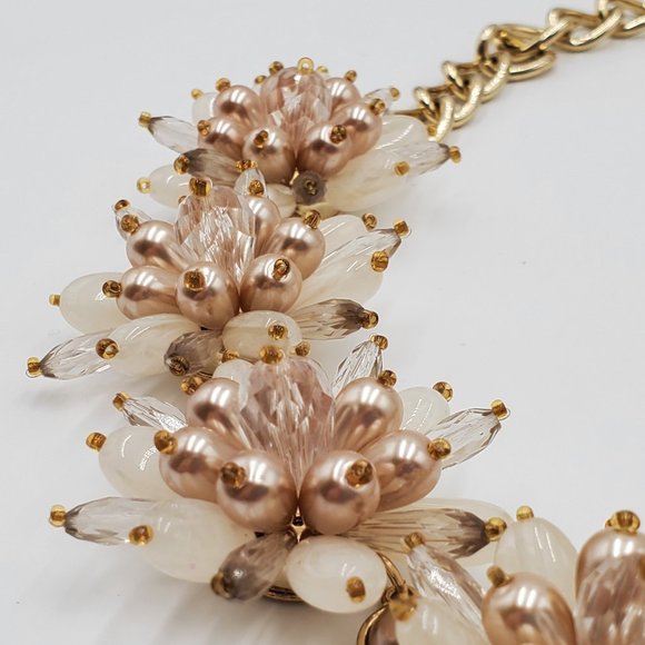 Banana Republic Flower Bib Necklace - Picture 11 of 16